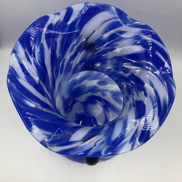 Vintage Blue White Swirl Cobalt Handled Vase Scalloped Edge - Picture 6 of 12